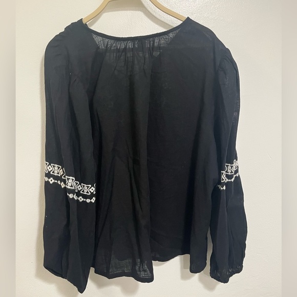 OLD NAVY Lace-Up Embroidered Blouse size- XL - Picture 7 of 7
